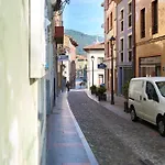 Casa En Pleno Centro De Pravia