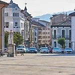 Nyaraló Casa En Pleno Centro De *